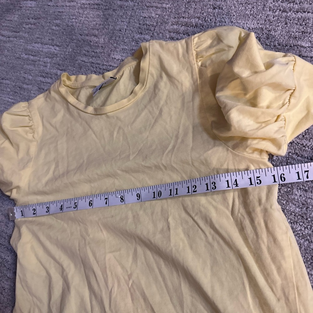 ✨Vero Moda Light Yellow Puff Sleeve Tee | %100 Cotton | Small - Picture 9 of 10